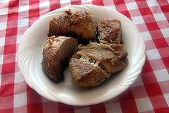 Вкусни мръвки от Ветка и печено месо от село