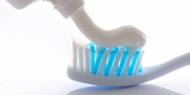Знаете ли кои са отровните съставки в пастите за зъби?