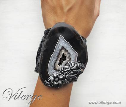 Елегантни дамски подаръци с луксозни бижута за Свети Валентин 2017