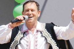 ИВАН ДЯКОВ ИЗПЯ ПЕСЕНТА „ДЪЩЕ МОЯ“ ПОПФОЛКЛОР-МУЗИКА ЗА ВСЕКИ