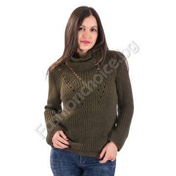 Изчистен зимен дамски пуловер с шал в два цвята