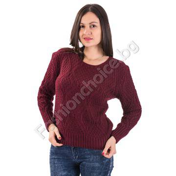 Топъл и мек дамски пуловер с интересна плетеница