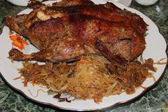 Пълнена гъска печена.