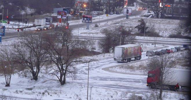 АКТУАЛНАТА ПЪТНА ОБСТАНОВКА ВЪВ ВАРНА СУТРИНТА НА 31 ДЕКЕМВРИ НОВИНИТЕ САМО В СНИМКИ-РАЗЛИЧНИТЕ НОВИНИ