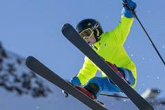 Топлят ли ски якетата или имат и друга задача?