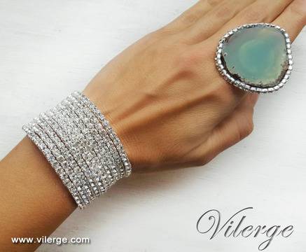 Лимитирана серия дизайнерски грини и винтидж бижута за Св. Валентин