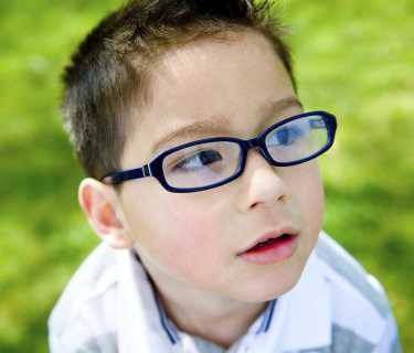 Пълна тъмнина лекува мързеливо око