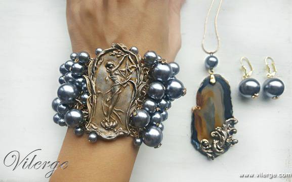 Романтична колекция дизайнерски бижута за влюбени и Свети Валентин