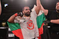 Джошуа се страхува да се бие с Кобрата