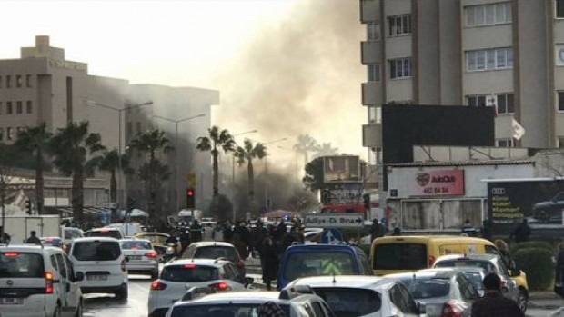 Експлозия в центъра на Измир