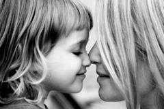 Какви са 10-те разлики между НОРМАЛНАТА и БЪЛГАРСКАТА майка?