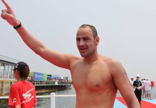 Петър Стойчев с рекорд и титла на Световното по плуване в ледени води