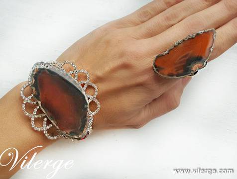 Елегантни ръчно изработени гривни и винтидж пръстени за стини жени