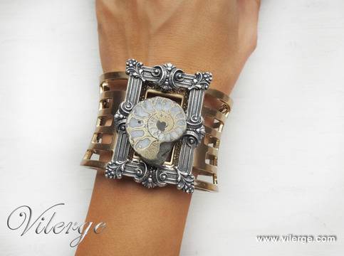 Винтидж гривни с естествен камък Фосил от серия Любов и Св. Валентин