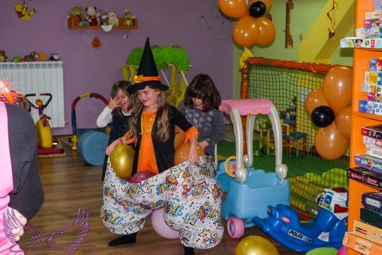 Хелоуин парти и детски рожден ден с Дракулора