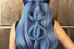 25 Идеи за Модерни Цветни Прически