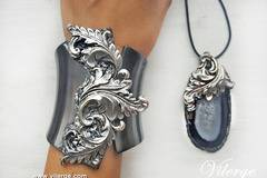 Елегантни подаръци с луксозни бижута за Осми март и жените