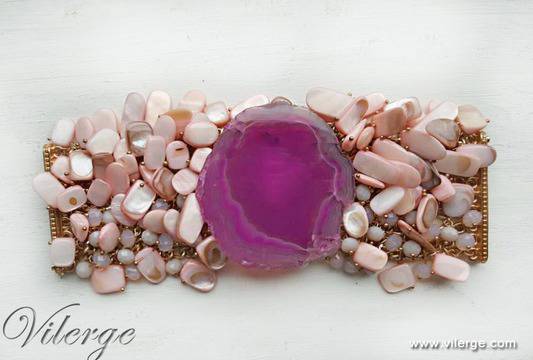 Ръчно изработени дизайнерски бижута и гривни за 8 март