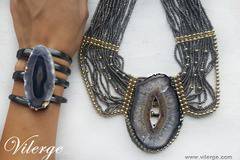 8 предложения за луксозни дамски подаръци с елегантни бижута за Осми март