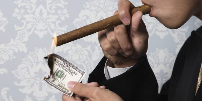 СИТИЯТ НЕ ВЯРВА НА ГЛАДНИЯ