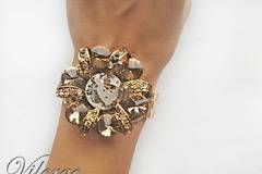 Нежни стиймпънк бижута и модерни гривни с часовников механизъм за жени