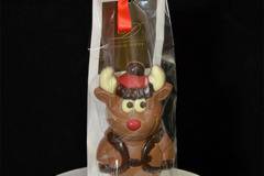 Сладкиши Кексове и Шоколад – Шоколадово еленче с 3 вида шоколад – Безплатна Доставка на Цветя Букети и Рози в Кутия София