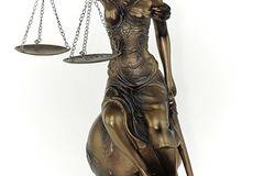 Статуетка на Темида – богинята на правосъдието – 35 см. Модел 8102-1801