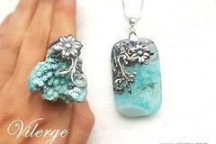 Луксозни бижута и винтидж колиета за празника на жената 8 Март