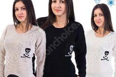 Дамски пуловер с джобче с череп, различни цветове