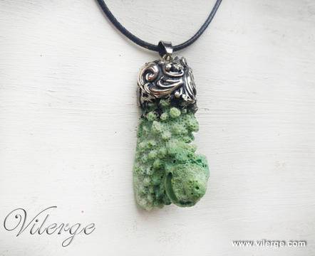 Модерни винтидж колиета с Корал за празник на жената 8 март