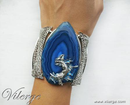 Елегантни ръчно изработени винтидж гривни и бижута за пролет