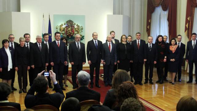 Радев поиска от служебното правителство ревизия на кабинета „Борисов 2”