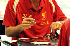 Джейми Карагър: Филипе Коутиньо все още може да отиде в „Барселона“