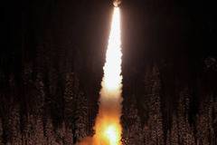 НАСА успешно изстреля ракета в космоса от студена Аляска!