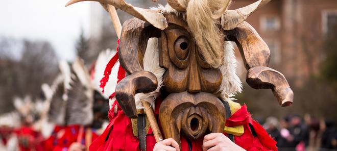 Хиляди на фестивала на кукерските игри „Сурва 2017“ в Перник