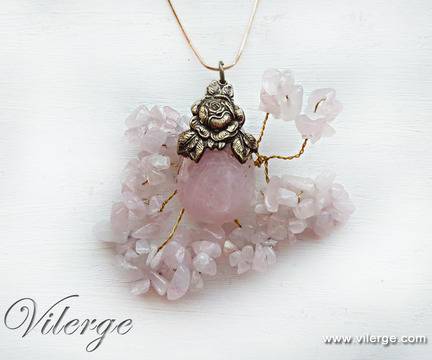 Романтични винтидж колиета и елегантни бижута за пролет 2017