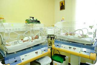 Интензивно лечение на недоносени и бебета с висок риск
