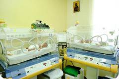 Интензивно лечение на недоносени и бебета с висок риск