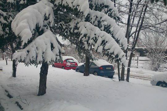 Времето през февруари – по-топло от януари, сняг в средата на месеца