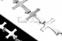 Оригинална дамска гривна с кръстове!