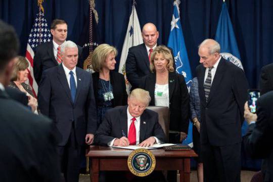 Почти половината американци са съгласни с миграционната политика на Тръмп