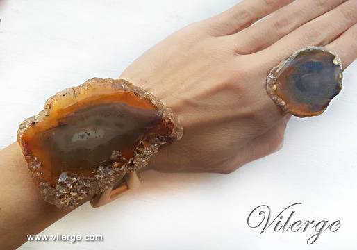 8 МАРТ с красиви бижута за елегантни жени и подаръци