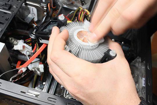 Как да почистим компютърните компоненти