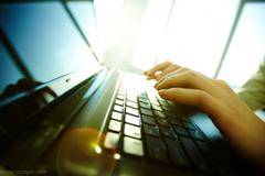 НАП предоставя две нови електронни услуги с ПИК и КЕП