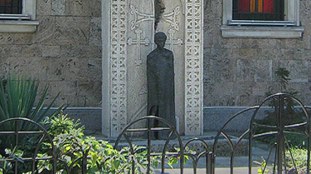 България да премахне паметниците за арменския геноцид