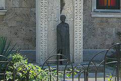 България да премахне паметниците за арменския геноцид