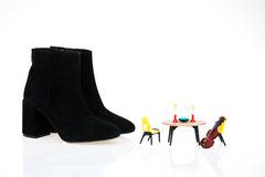 Aquamarine e верига магазини за дамски обувки, мъжки обувки и дамски чанти от естествена кожа и еко кожа