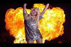 КАМЕЛИЯ И АЗИС С НОВАТА СИ ПЕСЕН „АЗ ТЕ ЧАКАМ“ ПОПФОЛКЛОР-МУЗИКА ЗА ВСЕКИ