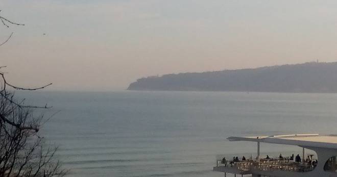 ХУБАВОТО ВРЕМЕ ИЗКАРА ВАРНЕНЦИ НА РАЗХОДКА КРАЙ МОРЕТО И ПО ПЛАЖНИТЕ ЗАВЕДЕНИЯ РАЗЛИЧНИТЕ НОВИНИ-НОВИНИТЕ САМО В СНИМКИ-БЕЗ…