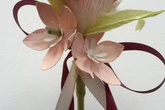 РОЗИ И ЯБЪЛКОВ ЦВЯТ